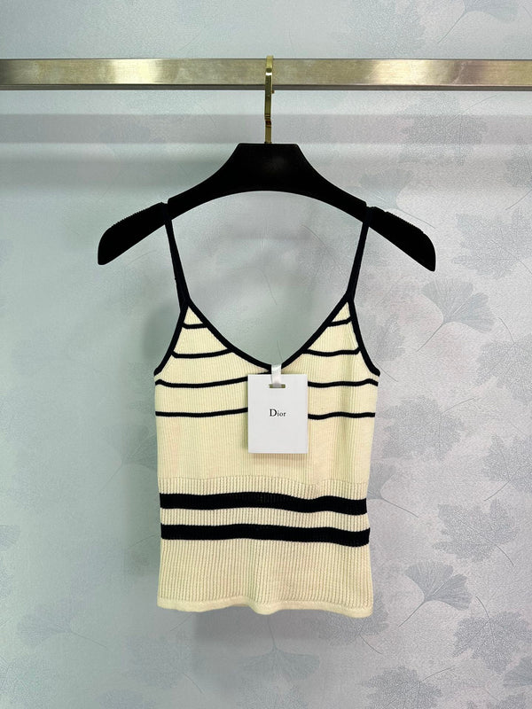 Minimalistische gestreifte Strickweste