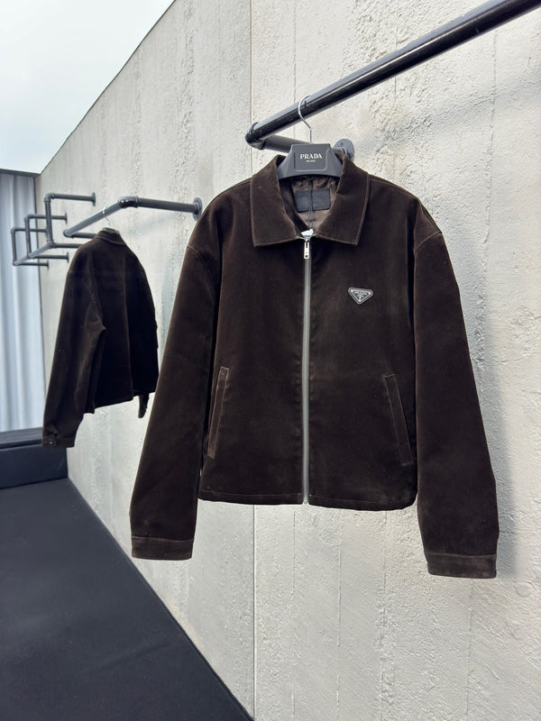 Samtjacke mit Dreiecksetikett