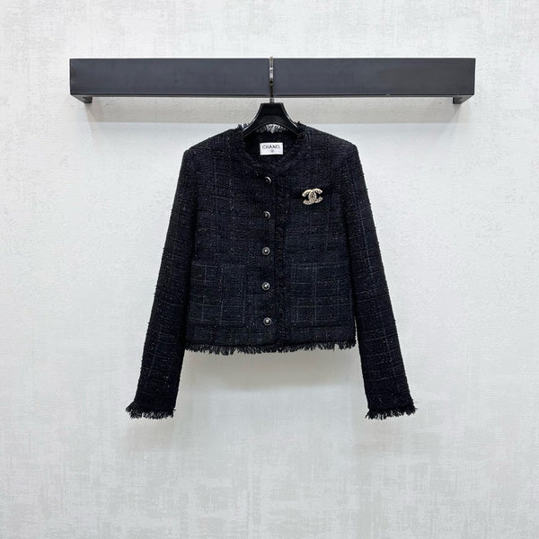 Round neck brooch dress jacket