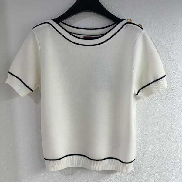 Pullover mit kontrastierenden Streifen und Button-Down-Kragen 
