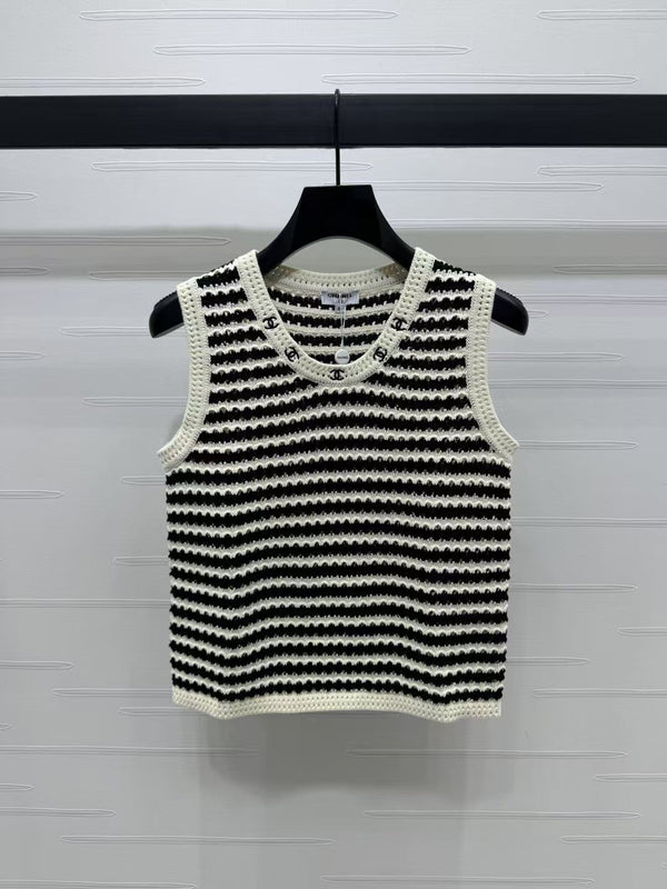 Gestreifte Strickweste
